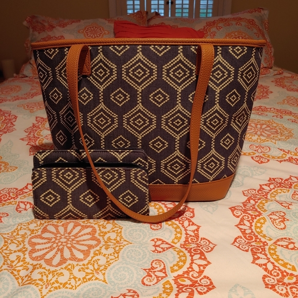 thirty-one Handbags - 31 tote with wallet